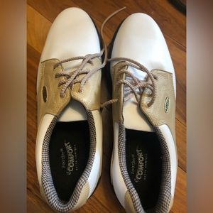 FootJoy size 9M women’s golf shoes.